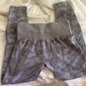 NVGTN camo leggings